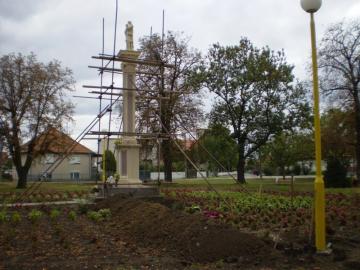 Práce pri osvetlení sochy Panny Márie - otvori sa v novom okne Práce pri osvetlení sochy Panny Márie - otvori sa v novom okne