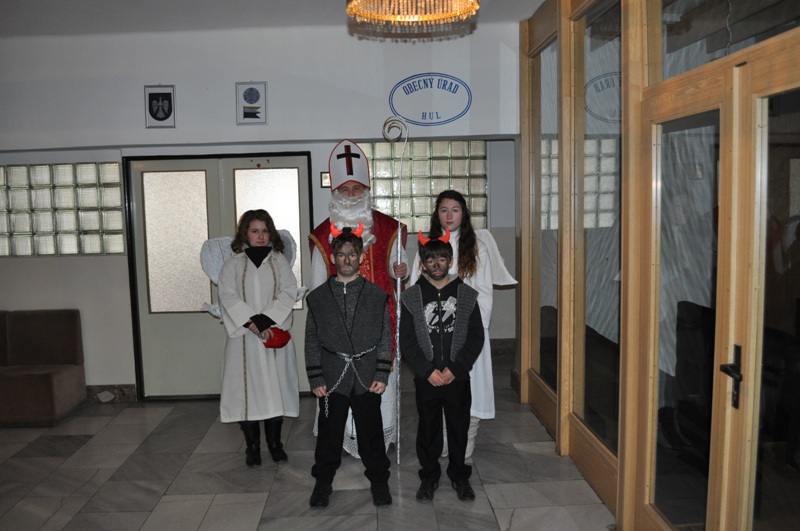 Fotogaléria Stretnutie detí so sv. Mikulášom (71) Stretnutie detí so sv. Mikulášom